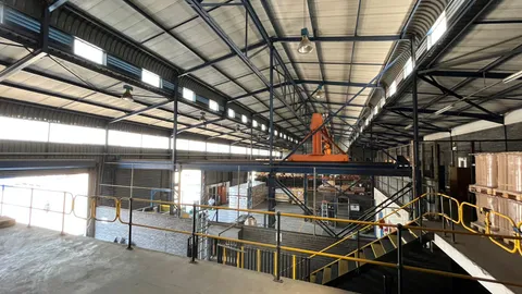 98 Loper Avenue, Spartan has a 1700m² Warehouse Available To Let (46)